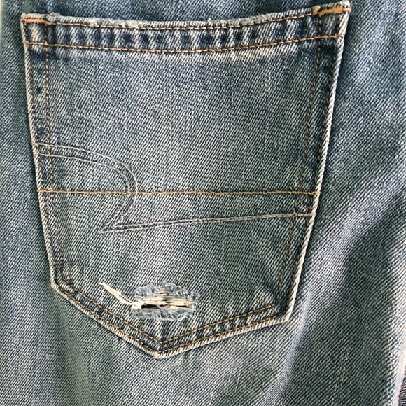 American Eagle Ripped Mom Jeans - Picture 4 of 5